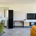 Kia Ora Trogir